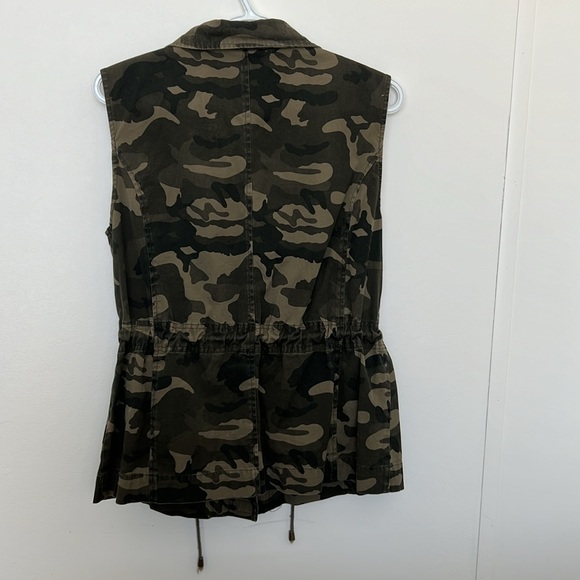 Camo Utility Vest Medium Womens - Picture 2 of 3